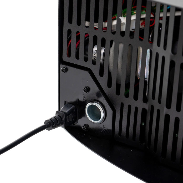 12V Direct Power Feature on Peak Prime™ 2.0 Green Mountain Grill